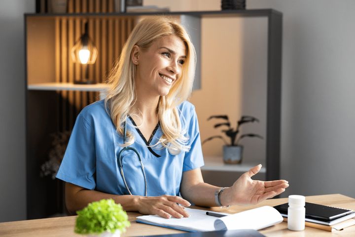 A nurse reviews questions to ask before accepting a nursing job offer.