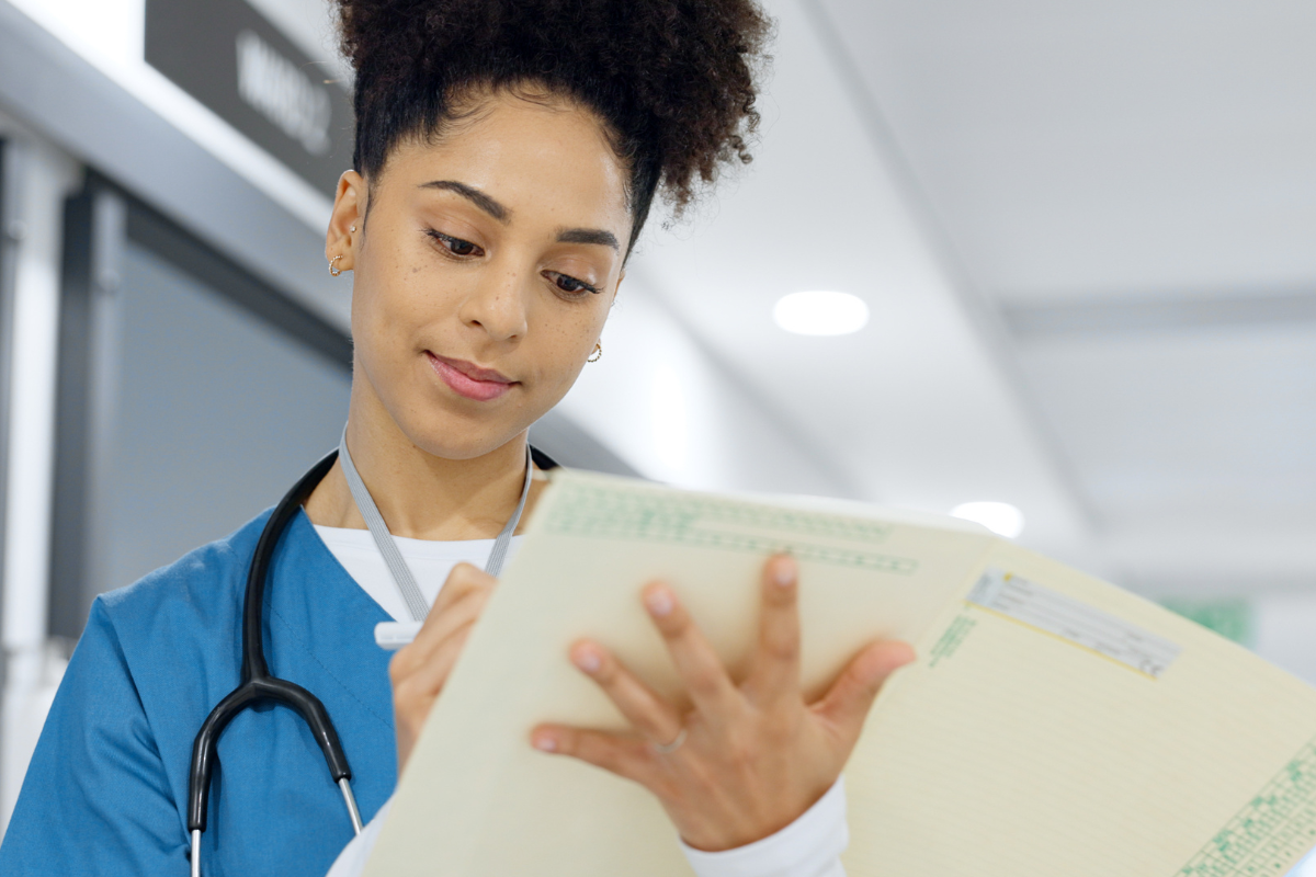 A nurse writes an ineffective breathing nursing care plan for a patient.