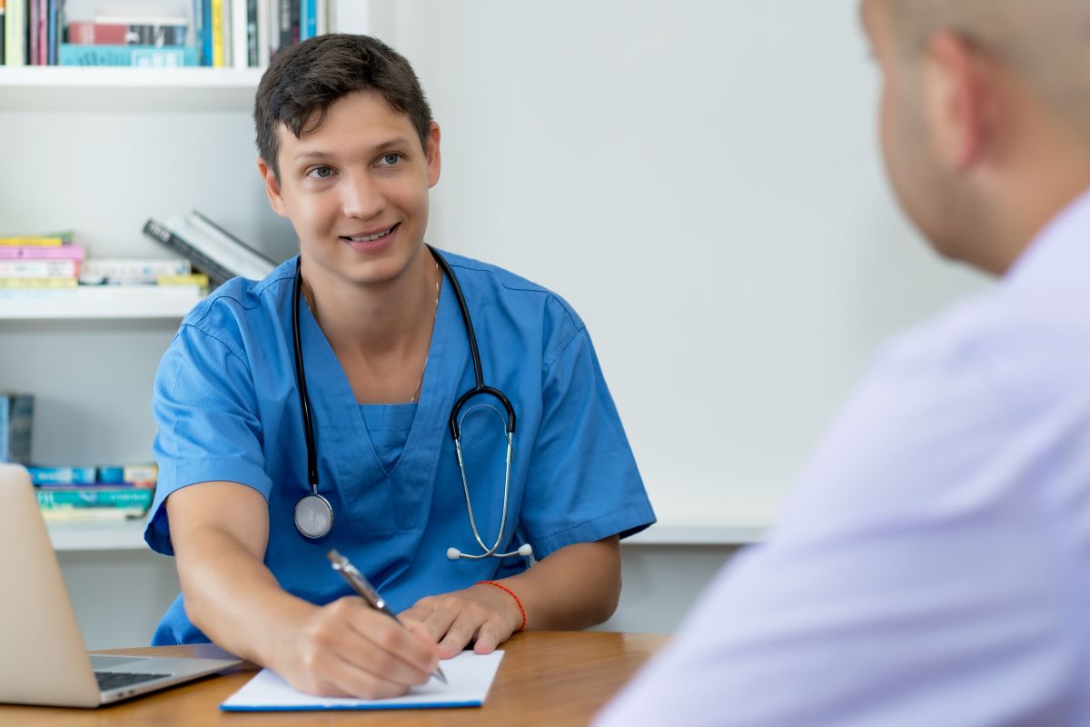 A supervising nurse interviews a candidate.