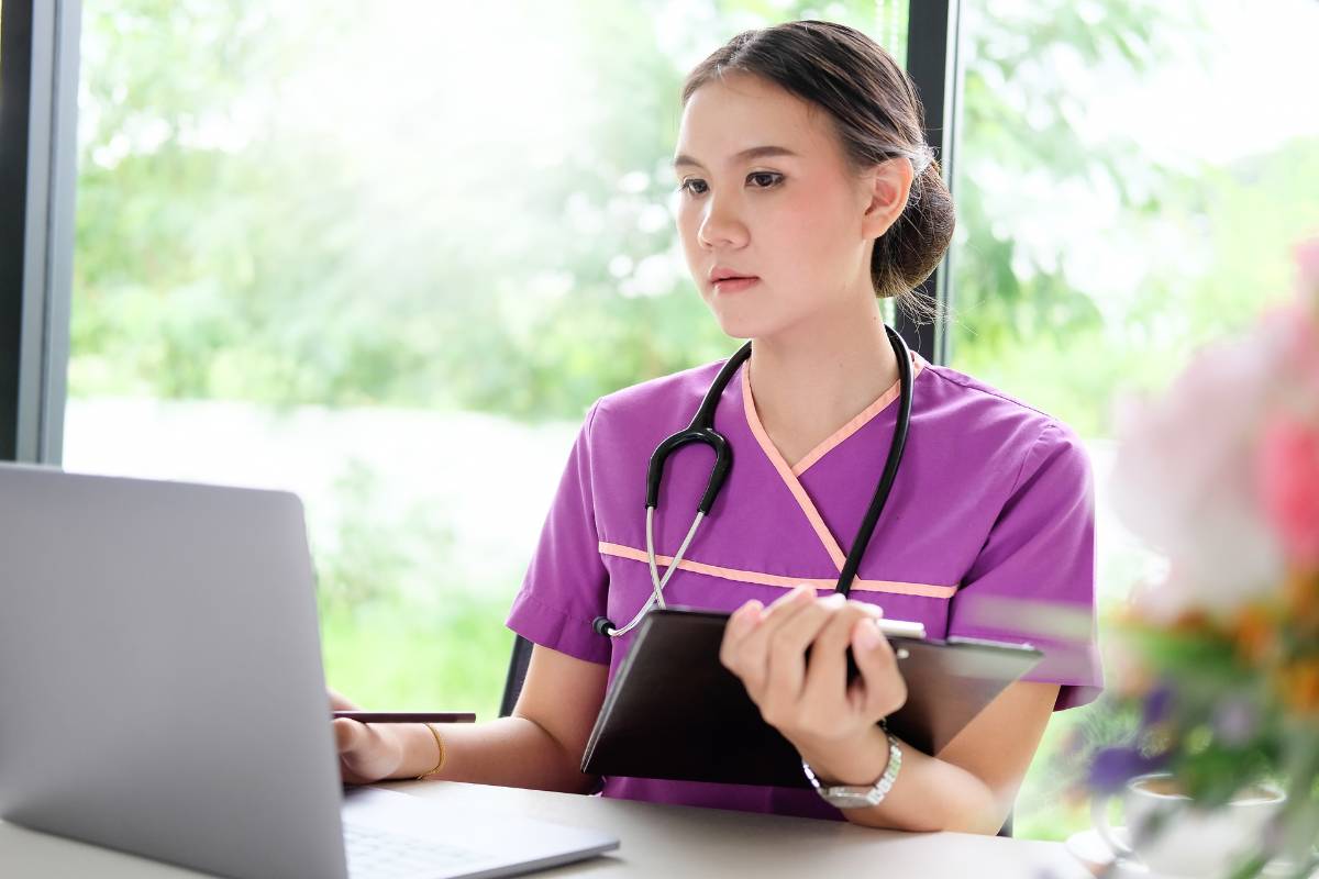 A nurse researches their Georgia nursing license renewal process.