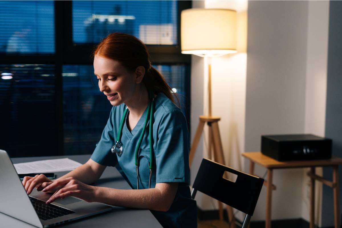 A nursing assistant researches how to become an RN in Washington State.