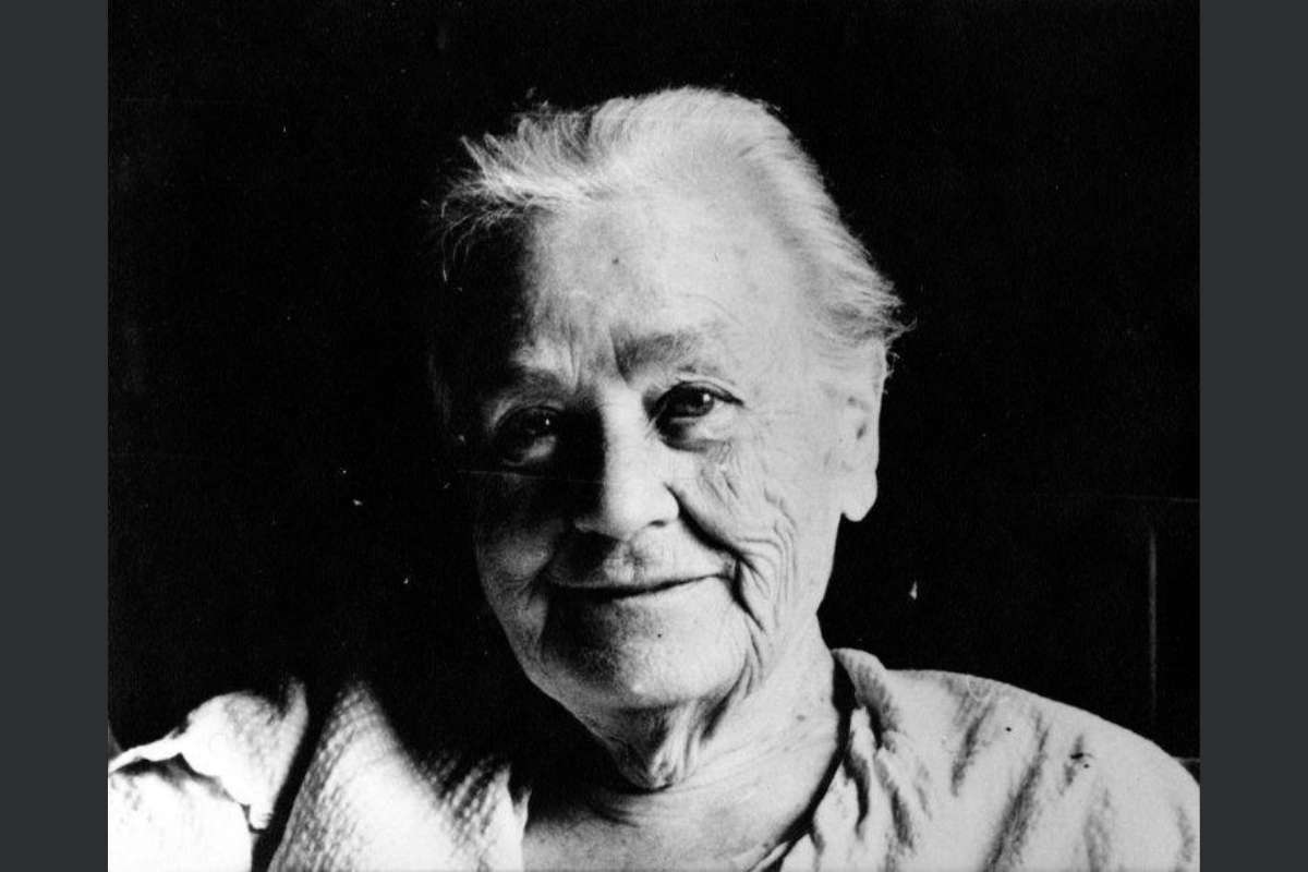 Black-and-white photo of Mary Breckinridge.