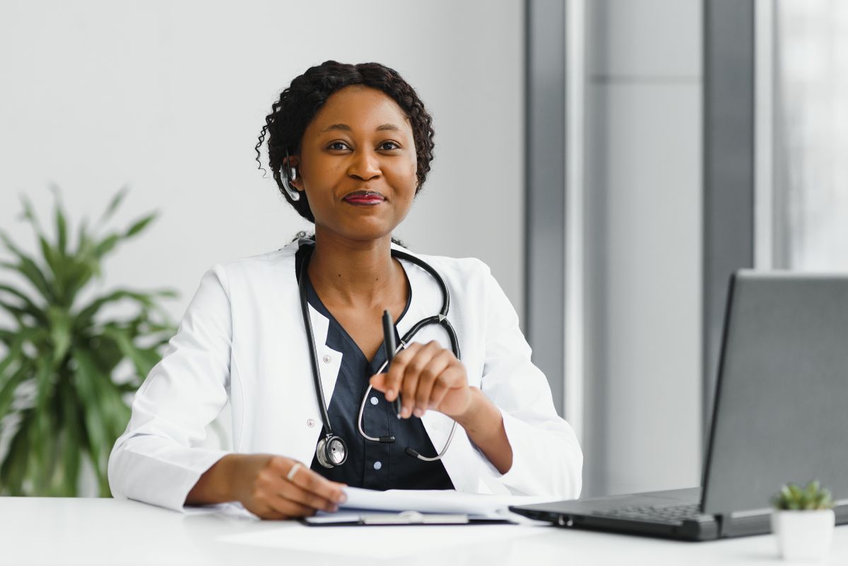 A nurse practitioner prepares for her performance evaluation.