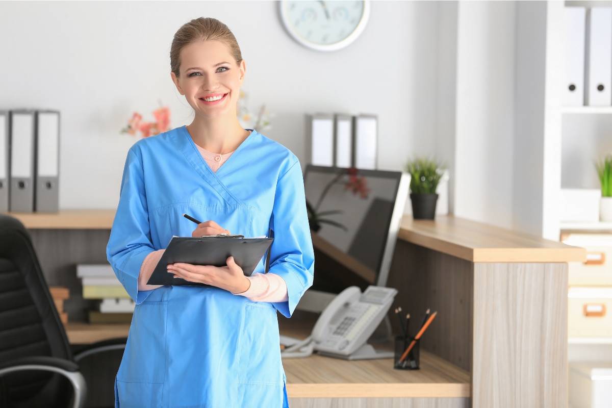 A nurse with PHN certification works in a public health clinic.